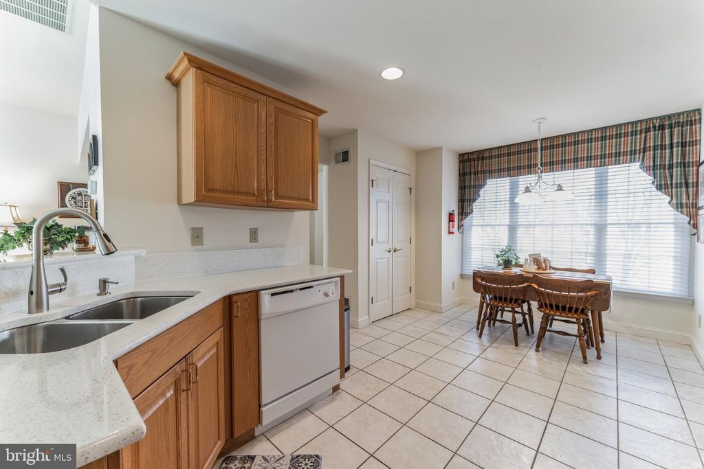 3 FRINGE TREE CT, PRINCETON, NJ 00000 — photo 5