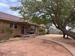 1308 N Forrest Street, Altus, OK 73521
