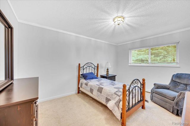 44680 Elizabeth Road, Clinton Charter Township, MI 48036