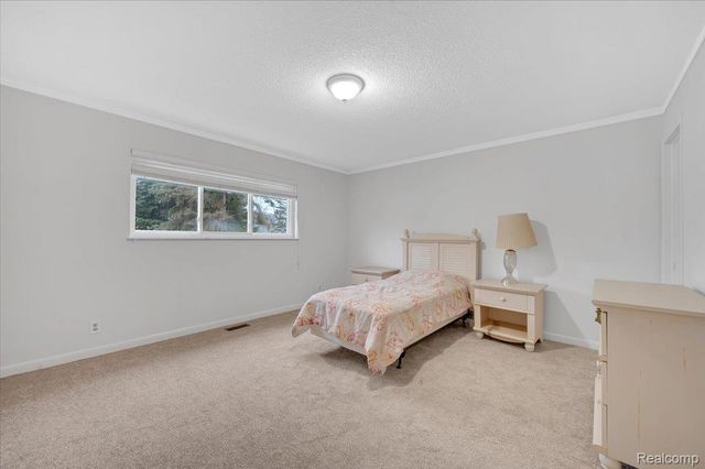 44680 Elizabeth Road, Clinton Charter Township, MI 48036