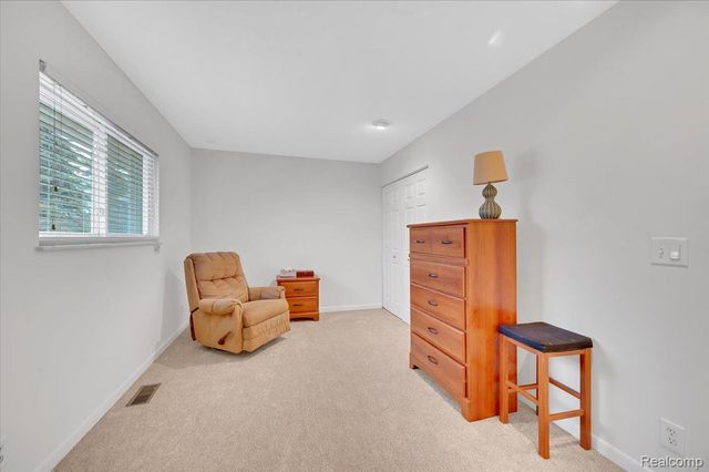 44680 Elizabeth Road, Clinton Charter Township, MI 48036