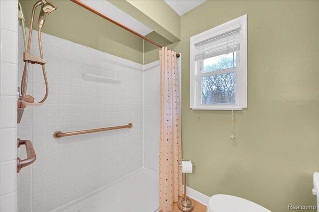 44680 Elizabeth Road, Clinton Charter Township, MI 48036