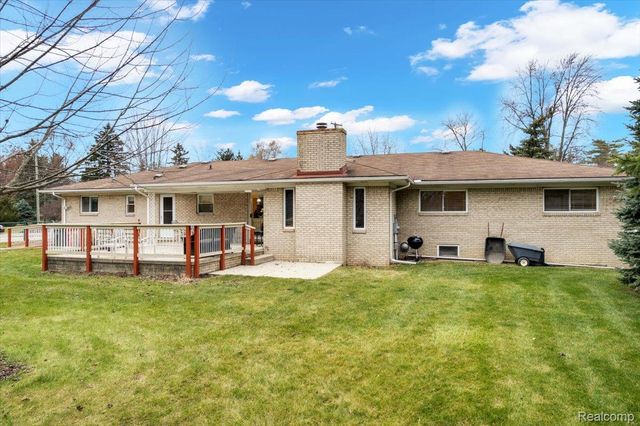 44680 Elizabeth Road, Clinton Charter Township, MI 48036