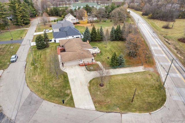 44680 Elizabeth Road, Clinton Charter Township, MI 48036