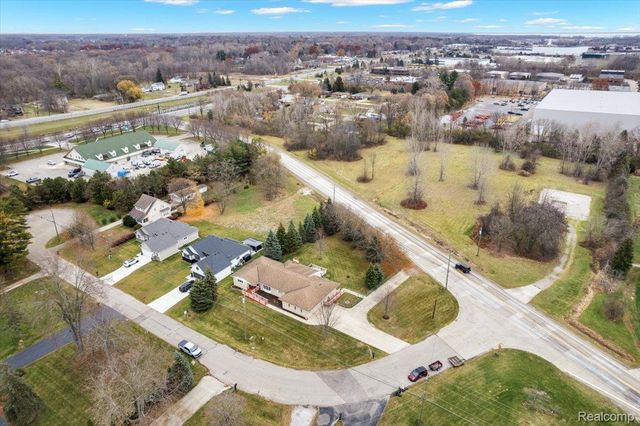 44680 Elizabeth Road, Clinton Charter Township, MI 48036