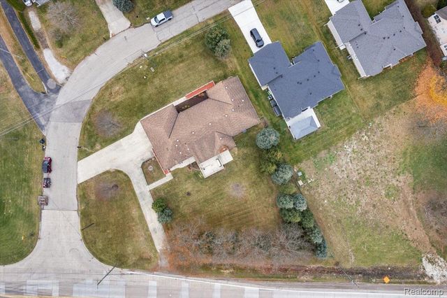 44680 Elizabeth Road, Clinton Charter Township, MI 48036