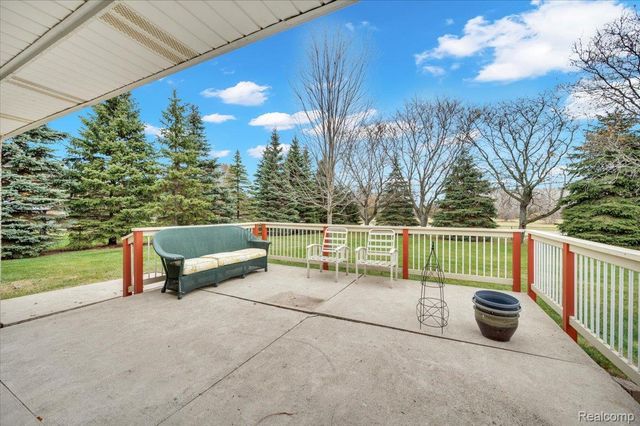 44680 Elizabeth Road, Clinton Charter Township, MI 48036