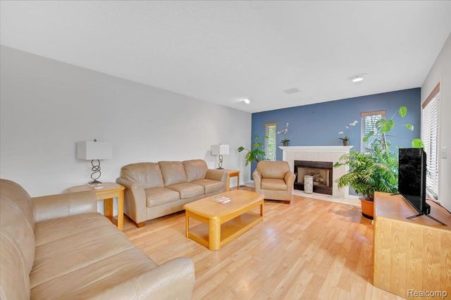 44680 Elizabeth Road, Clinton Charter Township, MI 48036