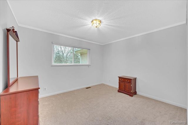 44680 Elizabeth Road, Clinton Charter Township, MI 48036