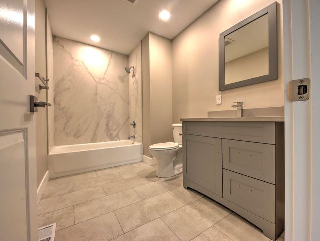 815 Eason Court, La Porte, IN 46350