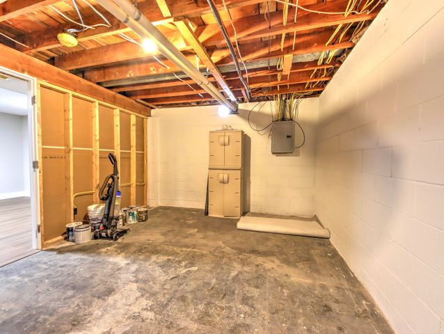 815 Eason Court, La Porte, IN 46350