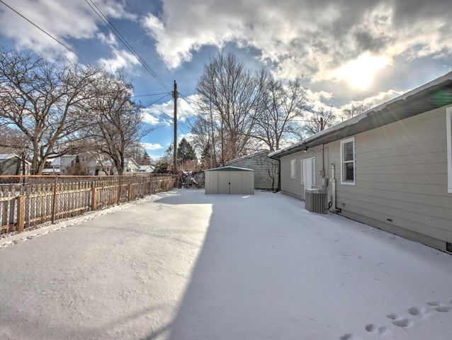 815 Eason Court, La Porte, IN 46350