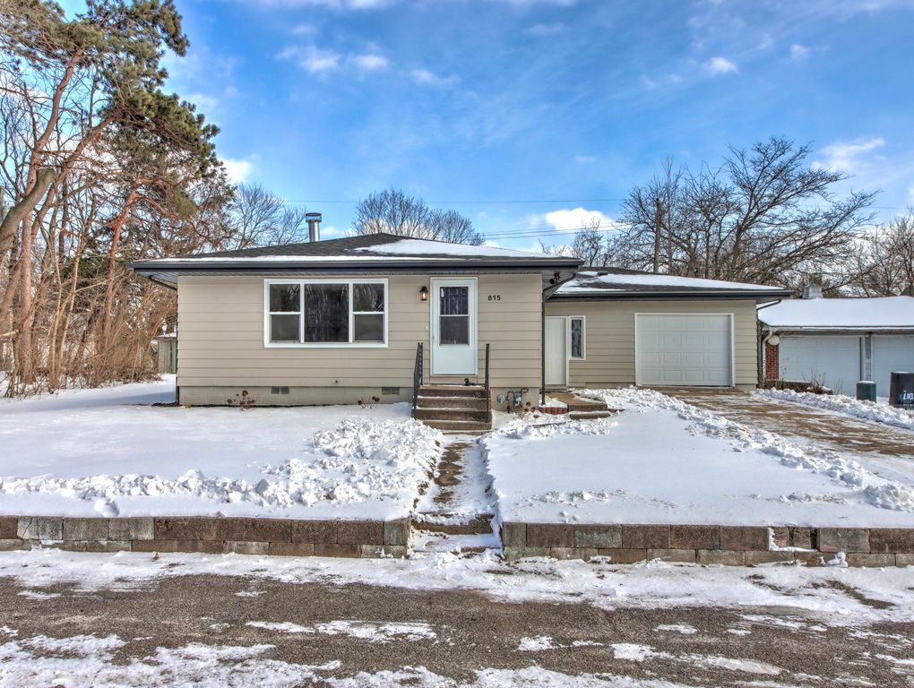 815 Eason Court, La Porte, IN 46350