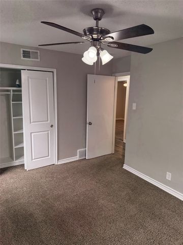 2514 Greenway Street, Arlington, TX 76010