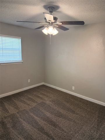 2514 Greenway Street, Arlington, TX 76010