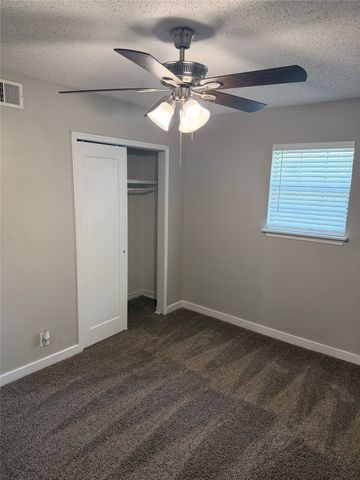 2514 Greenway Street, Arlington, TX 76010