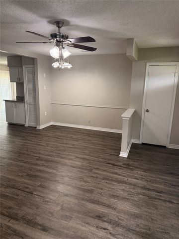 2514 Greenway Street, Arlington, TX 76010