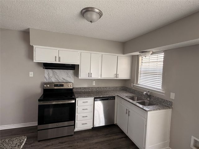 2514 Greenway Street, Arlington, TX 76010