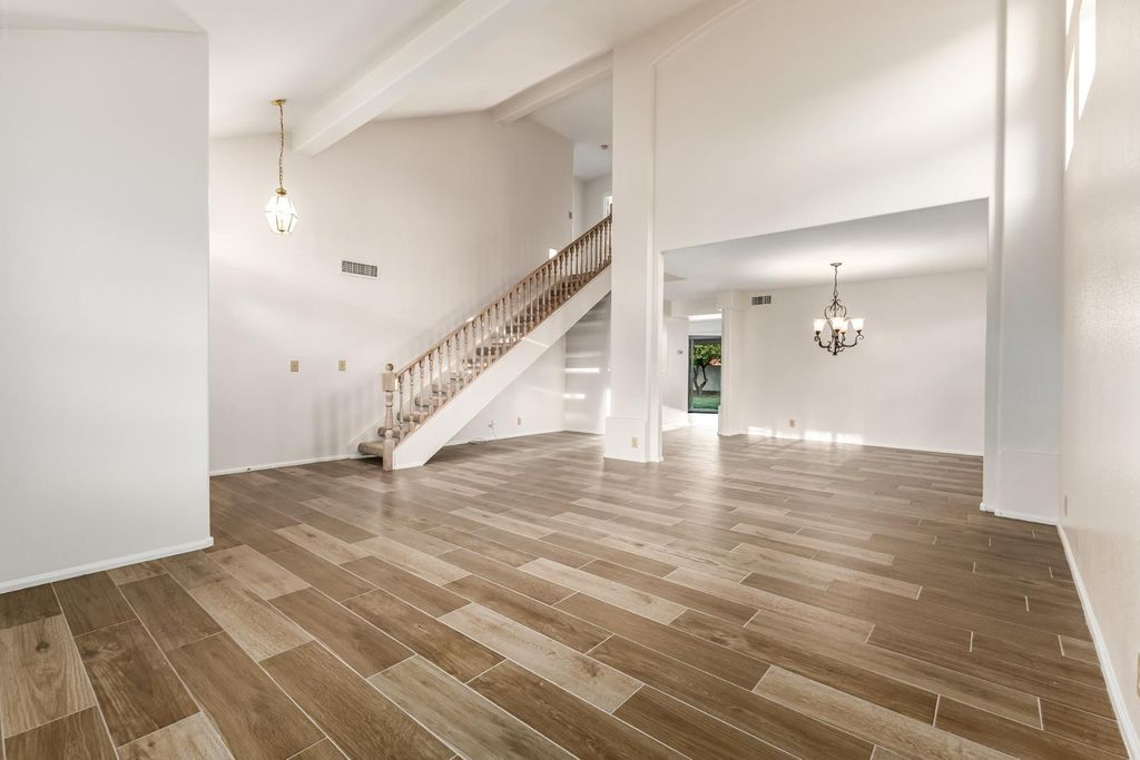 14831 N 42nd, Phoenix, AZ 85032