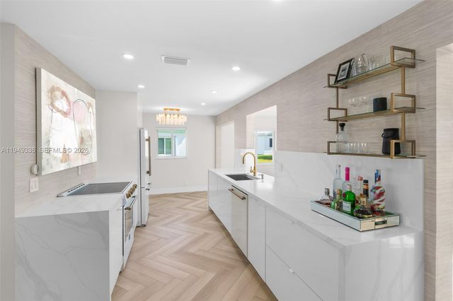 1581 NW 85th Ter, Plantation, FL 33322