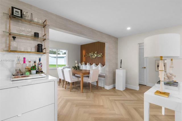 1581 NW 85th Ter, Plantation, FL 33322