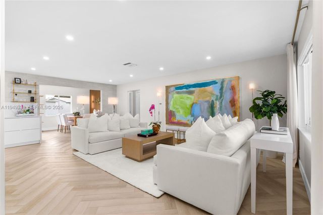 1581 NW 85th Ter, Plantation, FL 33322