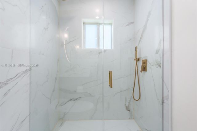 1581 NW 85th Ter, Plantation, FL 33322