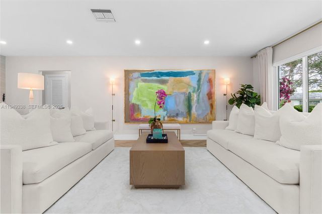 1581 NW 85th Ter, Plantation, FL 33322