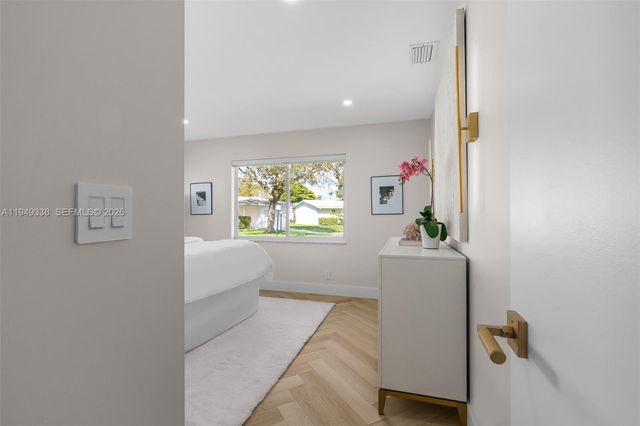 1581 NW 85th Ter, Plantation, FL 33322