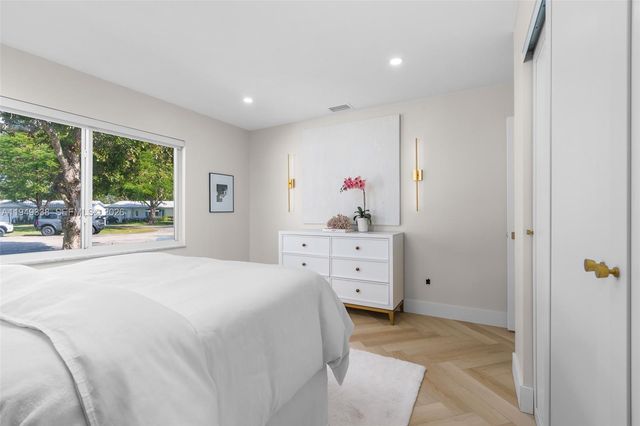 1581 NW 85th Ter, Plantation, FL 33322