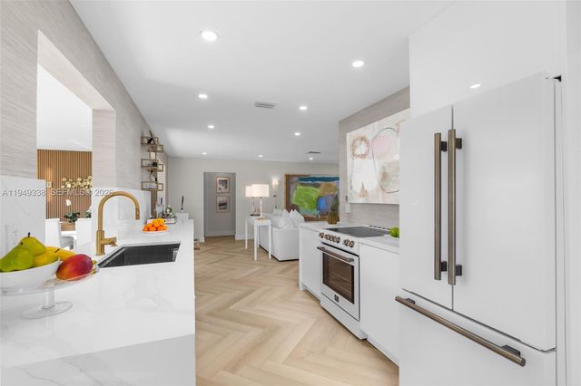 1581 NW 85th Ter, Plantation, FL 33322