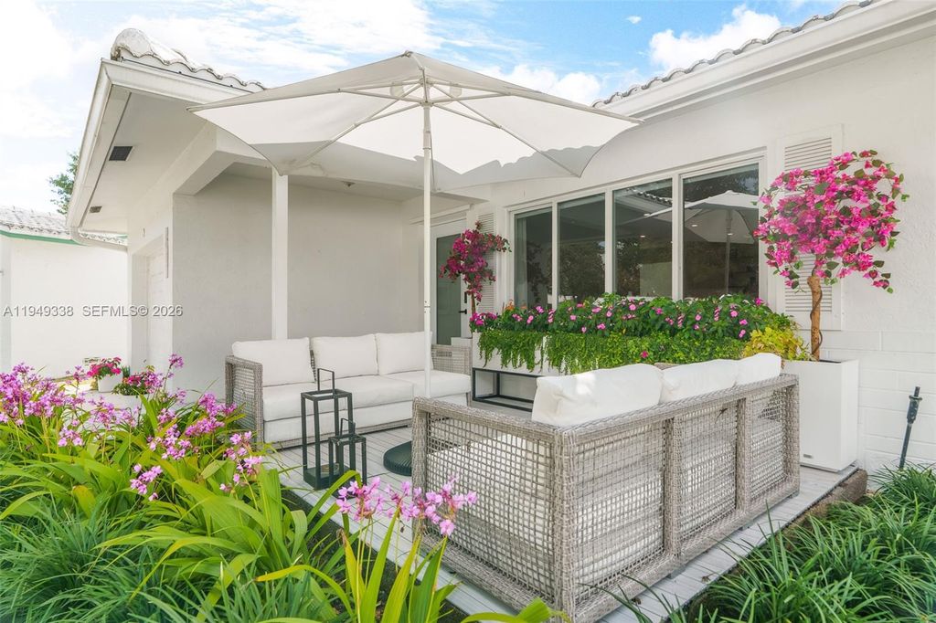 1581 NW 85th Ter, Plantation, FL 33322