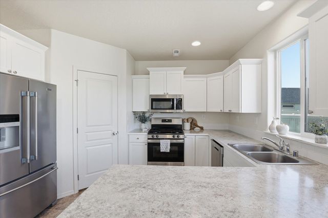 735 Grouse Ct, Cheney, WA 99004