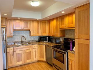 2025 NE 164th St 1015, North Miami Beach, FL 33162