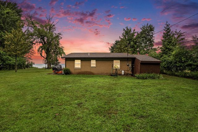 1466 Lake Shore Drive, Fennville, MI 49408