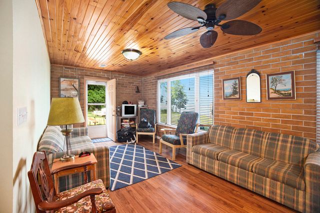 1466 Lake Shore Drive, Fennville, MI 49408