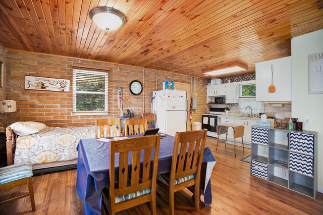 1466 Lake Shore Drive, Fennville, MI 49408