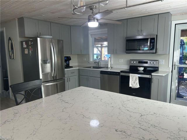 3954 Dewberry LN, St. James City, FL 33956