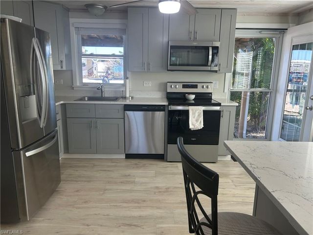 3954 Dewberry LN, St. James City, FL 33956