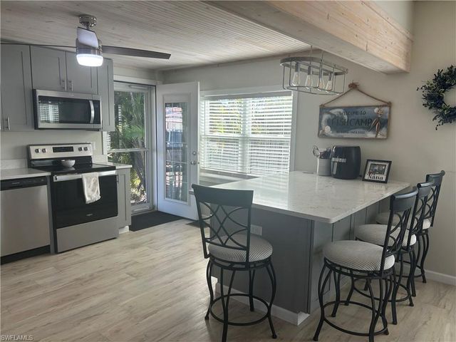 3954 Dewberry LN, St. James City, FL 33956