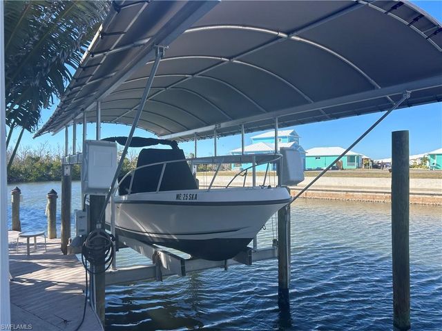 3954 Dewberry LN, St. James City, FL 33956