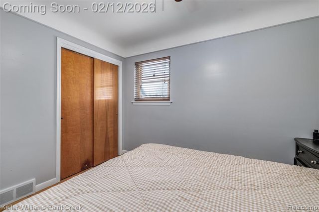 29336 Rosebriar Street, Saint Clair Shores, MI 48081