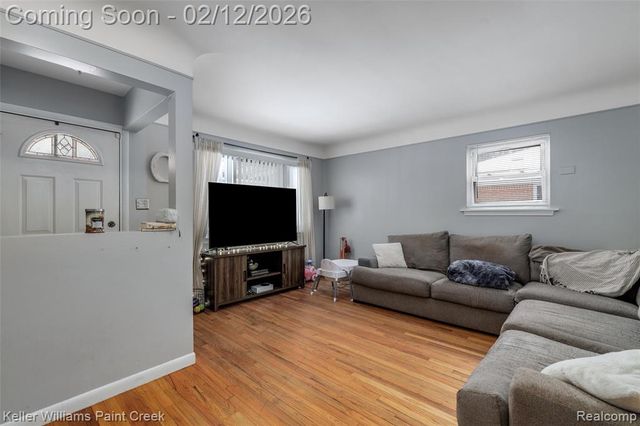 29336 Rosebriar Street, Saint Clair Shores, MI 48081