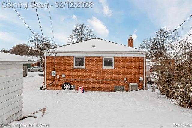 29336 Rosebriar Street, Saint Clair Shores, MI 48081