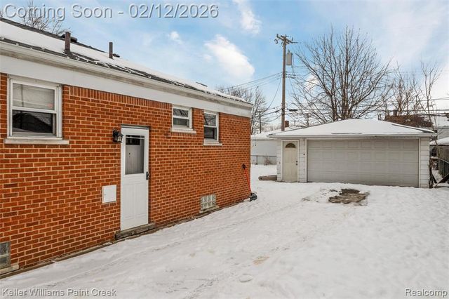 29336 Rosebriar Street, Saint Clair Shores, MI 48081