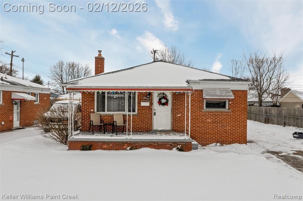 29336 Rosebriar Street, Saint Clair Shores, MI 48081