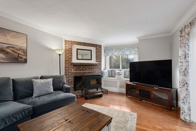 7 Gentry Ln 7, Uxbridge, MA 01569