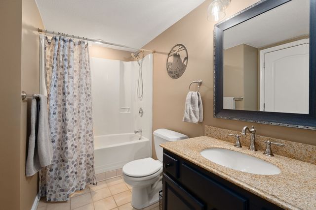 7 Gentry Ln 7, Uxbridge, MA 01569