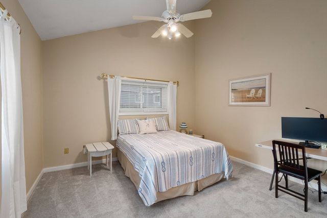 7 Gentry Ln 7, Uxbridge, MA 01569