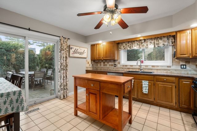 7 Gentry Ln 7, Uxbridge, MA 01569